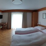 Photo of double room with shower, WC