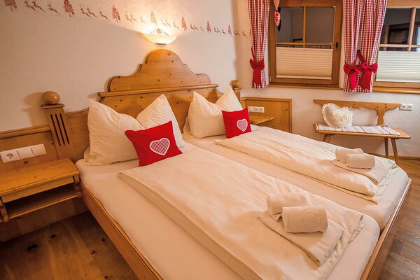 chalet-flachau-neben-piste-ferienhaus-edelweiss-3