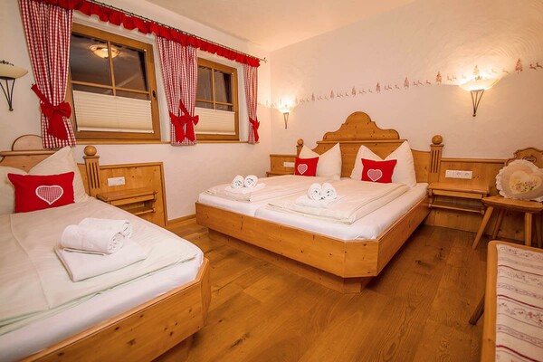 chalet-flachau-neben-piste-ferienhaus-edelweiss-7