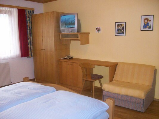 Schlafzimmer 1