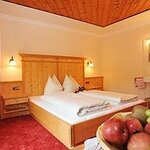Photo of double room with shower, WC