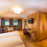Photo of 2-room-familysuite with shower, WC | © Hotel Dorfer KG