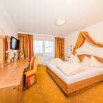Photo of Junior suite, shower and bath, toilet