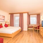 Photo of Double room, shower or bath, toilet, balcony | © www.walchhofer.at