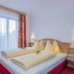 Bild von Großes Familienzimmer mit Balkon
