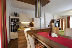 Parkvilla-Bad-Hofgastein-Wohnung-Amade-Kueche