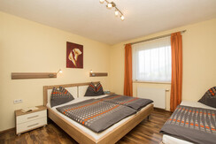3 Bett-Schlafzimmer