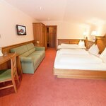 Photo of Multi-bed room with shower, WC (1-4 pers.)