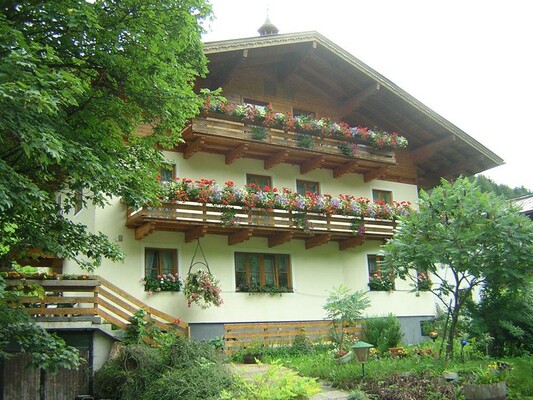 Haus Schartner im Sommer