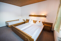 Dreibettzimmer