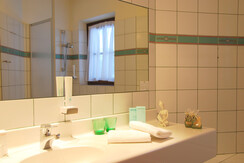 Bathroom Hotel Zum Jungen Römer