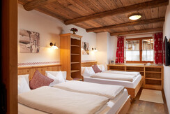 4-bed-room