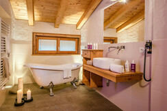 Almlodgebadewanne