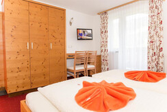 Schlafzimmer1