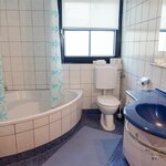 Photo of double room with shower, WC