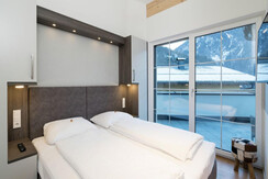 Schlafzimmer 1