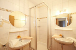 dusche-gross