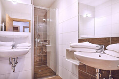 badezimmer-gross