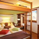Photo of hol. house/4 + more bedrooms/bath, WC