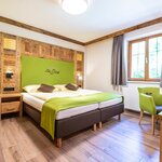 Photo of Double room, shower, toilet | © www.gasthof-post.com