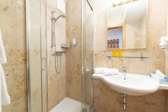 App 1 Badezimmer