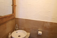 separates WC