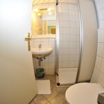 Photo of double room with shower, WC
