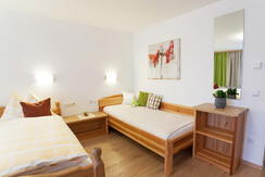 Dreibettzimmer mit Balkon Ansicht
