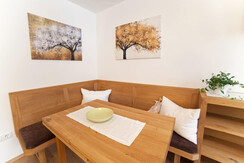 Sitzbereich Familienzimmer mit Balkon
