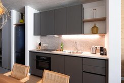 BASE 1.06 | kitchen with dining area