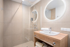 BASE 2.01 | en-suite bathroom  2