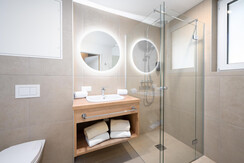 BASE 2.02 | bathroom with wc and shower