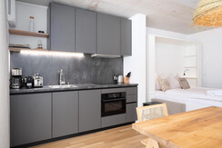 BASE 2.07 | kitchen with dining area