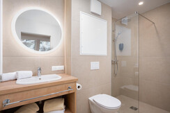 BASE 1.10 | en-suite bathroom 2