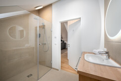 BASE 1.10 | bathroom 1 with shower and wc