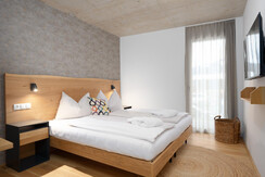 BASE 3.02 | en-suite bathroom 2