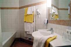 Hotel Hauserbauer Dorfgastein Badezimmer