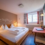 Photo of double room with shower, WC