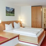 Photo of Double room, shower, toilet, no smoker