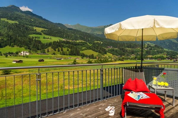 Fuchs-Apartments-Bad-Hofgastein-Terrasse