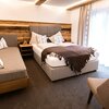 Photo of Ostern, AlpinChic Dreibettzimmer mit Balkon