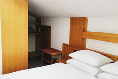 Schlafzimmer App. 7