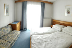 Schlafzimmer App. 2