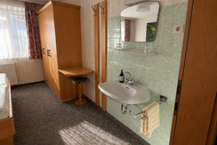 Schlafzimmer 2