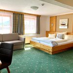 Photo of Multi-bed room (MBZO2) - breakfast