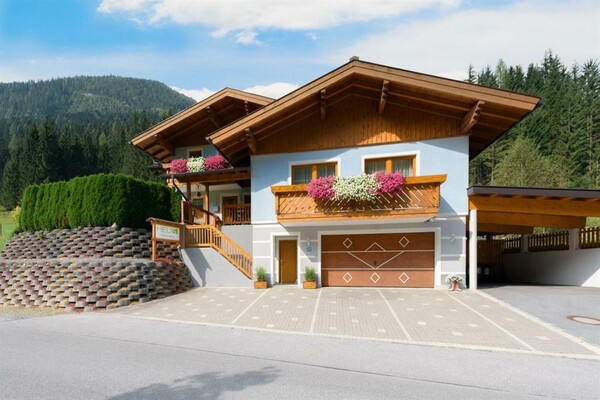 Haus_im_Sommer_2