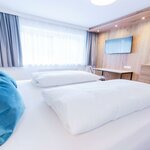 Photo of Hotel suite, bath, toilet, 3 bed rooms