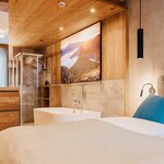 Photo of Hotel suite, separate toilet and shower/bathtub, 2 bed rooms