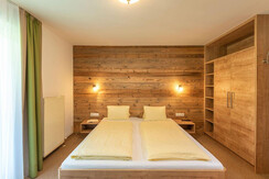 Schlafzimmer 5