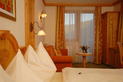 multi-bed room